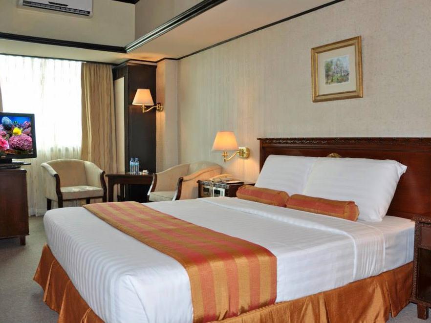 Networld Hotel Spa And Casino Pasay Buitenkant foto