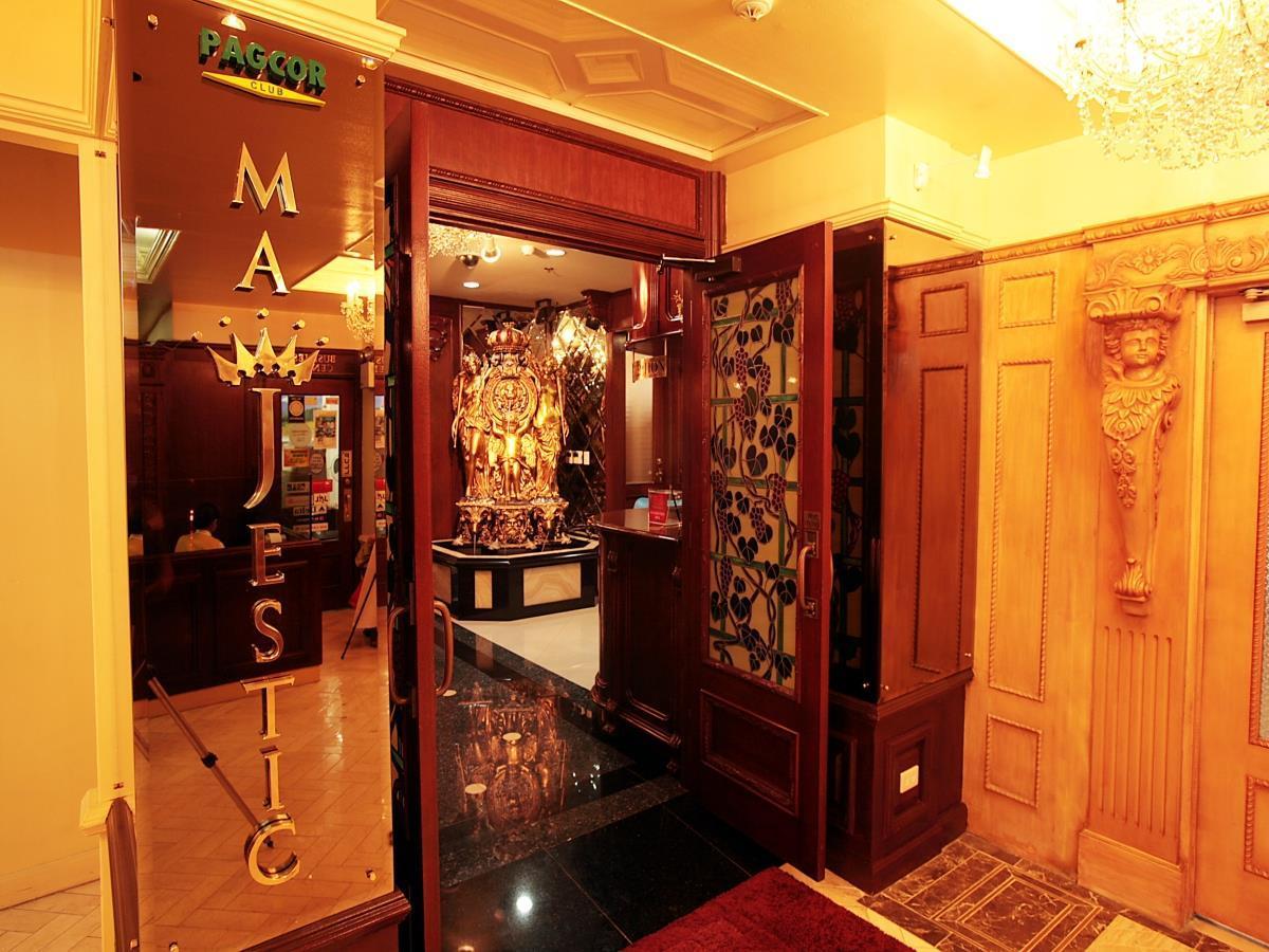 Networld Hotel Spa And Casino Pasay Buitenkant foto