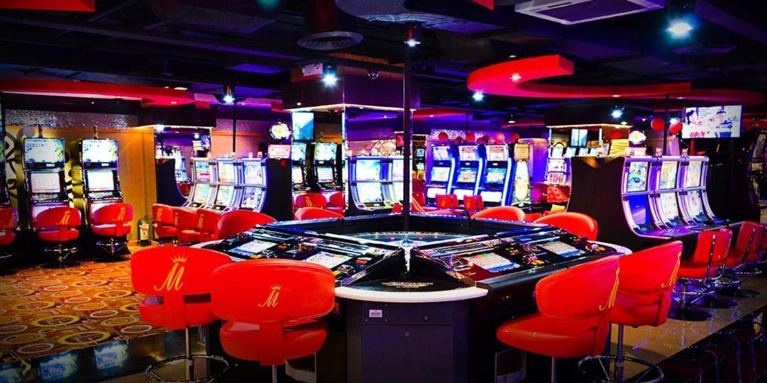 Networld Hotel Spa And Casino Pasay Buitenkant foto