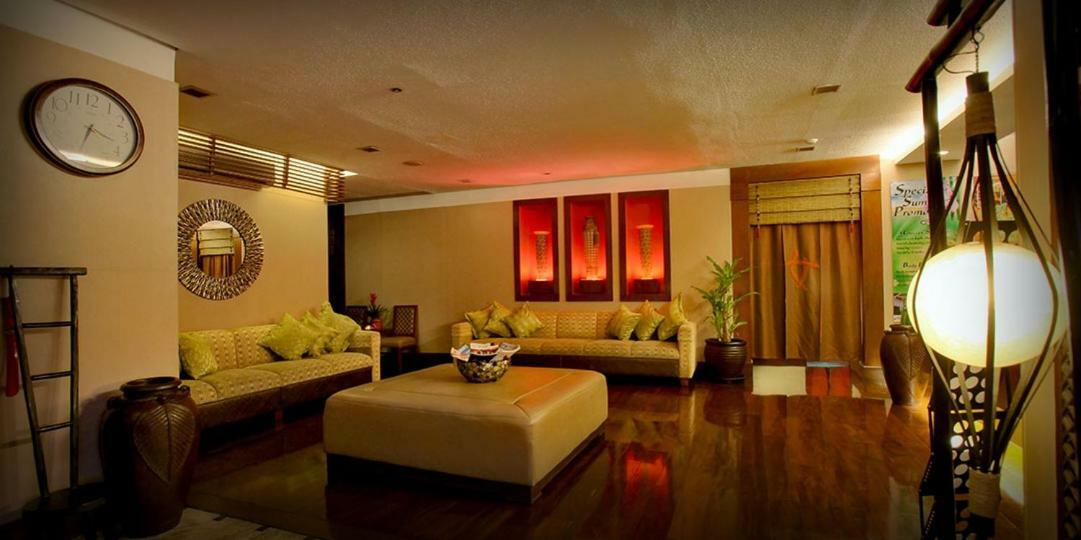 Networld Hotel Spa And Casino Pasay Buitenkant foto