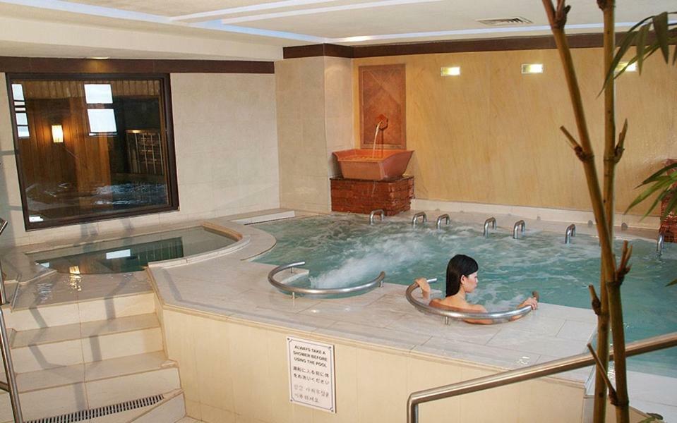 Networld Hotel Spa And Casino Pasay Buitenkant foto